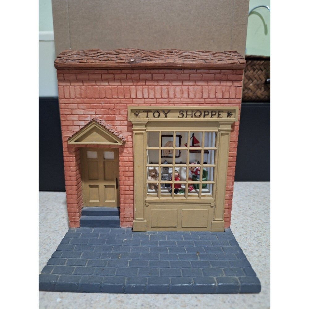 Hudson Pewter Villagers  #5236 Village Toy Shoppe Building. VGC.